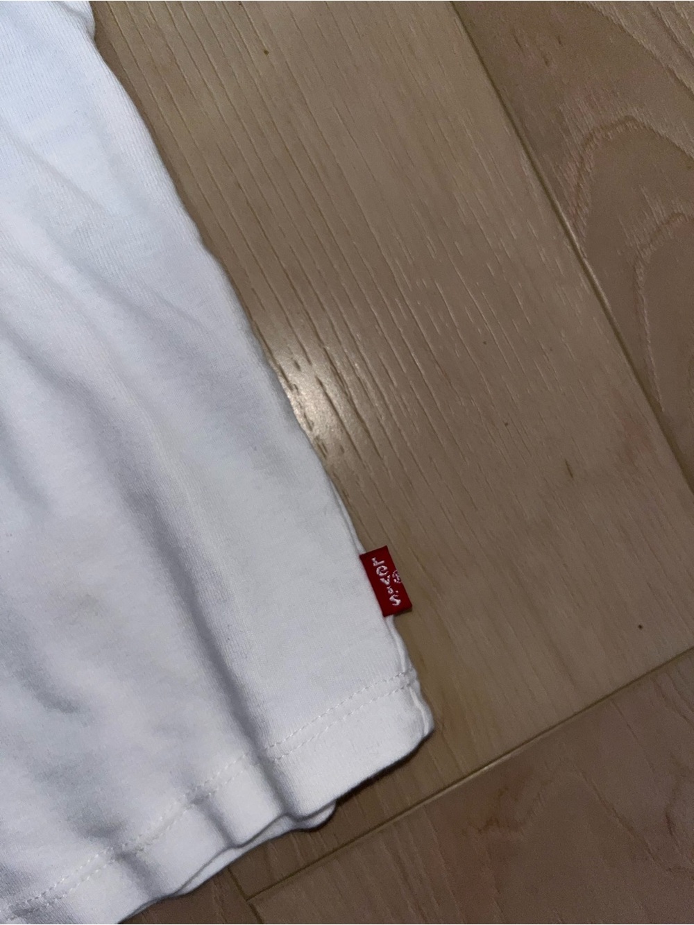 Levi's' tee - Picture 2 of 4